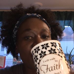 Meet your Posher, Evelyn